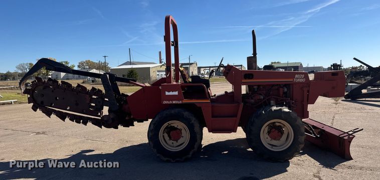 image for item DW6751 1999 Ditch Witch 8020T trencher
