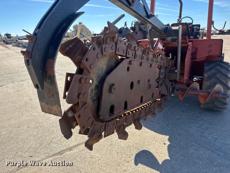 image for item DW6751 1999 Ditch Witch 8020T trencher