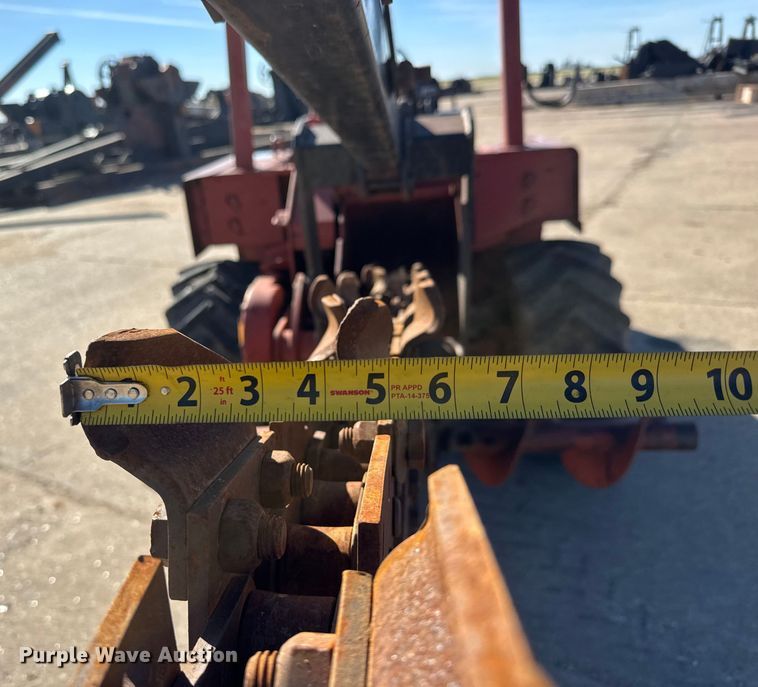 image for item DW6751 1999 Ditch Witch 8020T trencher