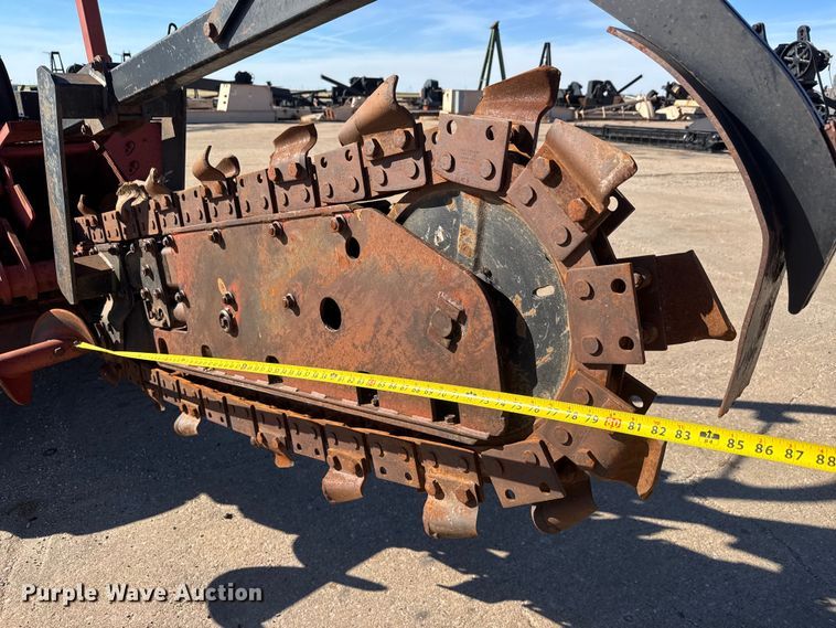 image for item DW6751 1999 Ditch Witch 8020T trencher