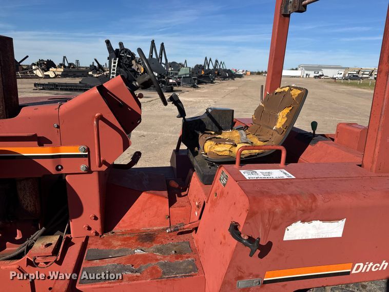 image for item DW6751 1999 Ditch Witch 8020T trencher