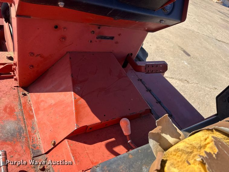 image for item DW6751 1999 Ditch Witch 8020T trencher