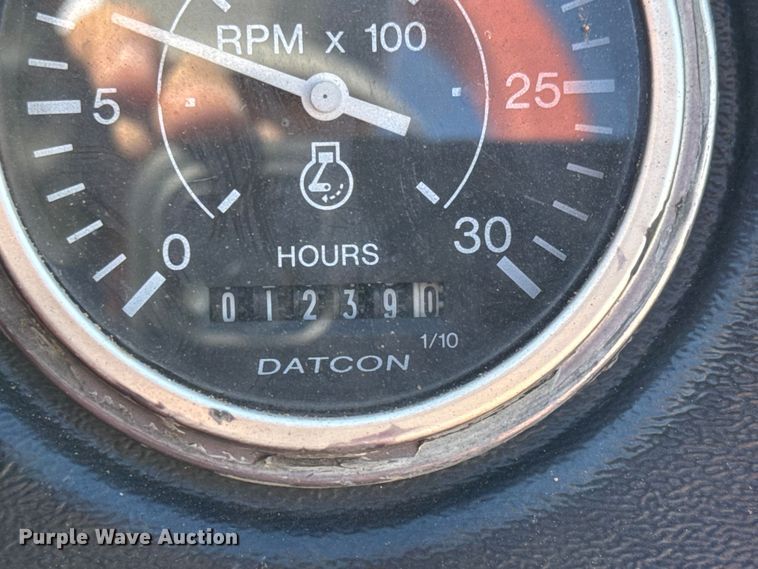 image for item DW6751 1999 Ditch Witch 8020T trencher