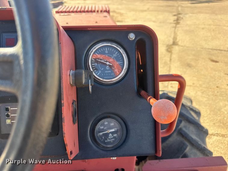 image for item DW6751 1999 Ditch Witch 8020T trencher