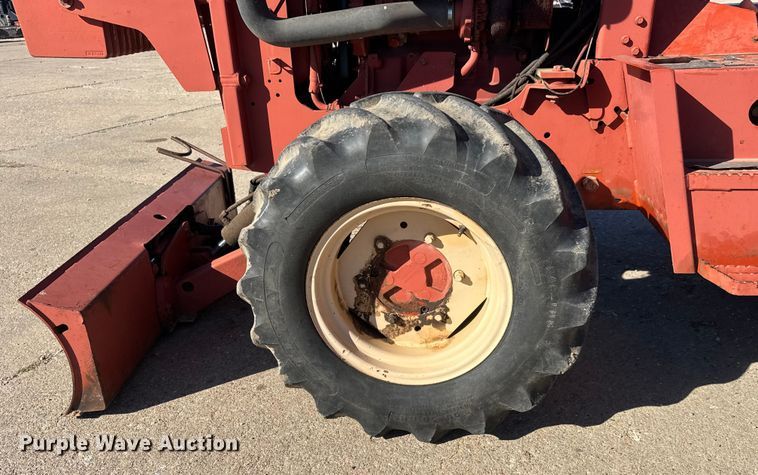image for item DW6751 1999 Ditch Witch 8020T trencher