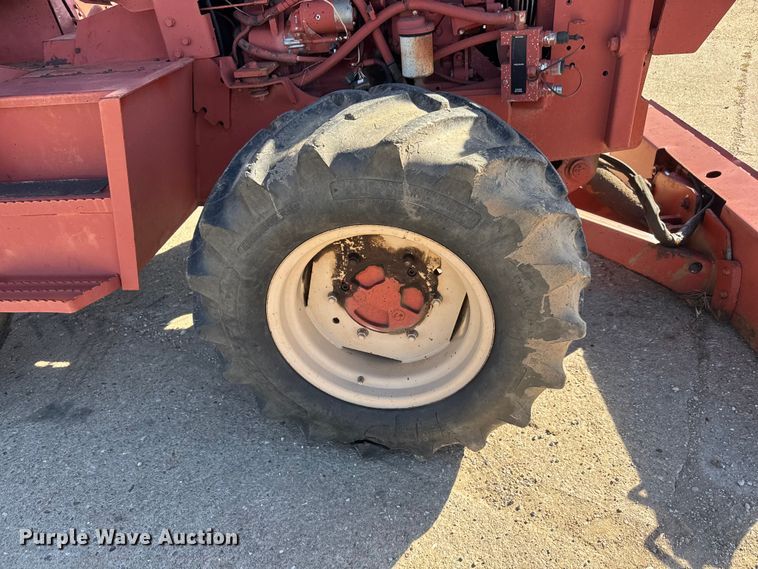 image for item DW6751 1999 Ditch Witch 8020T trencher