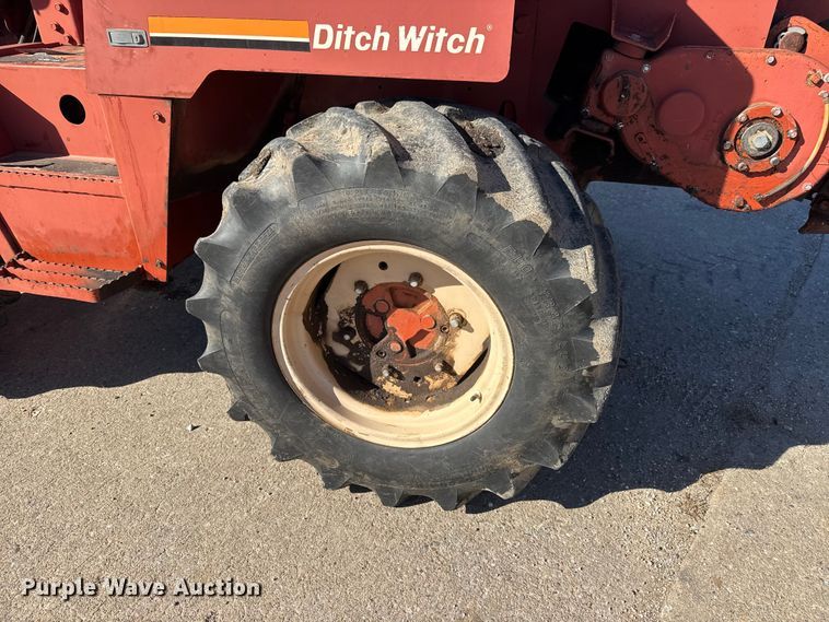 image for item DW6751 1999 Ditch Witch 8020T trencher