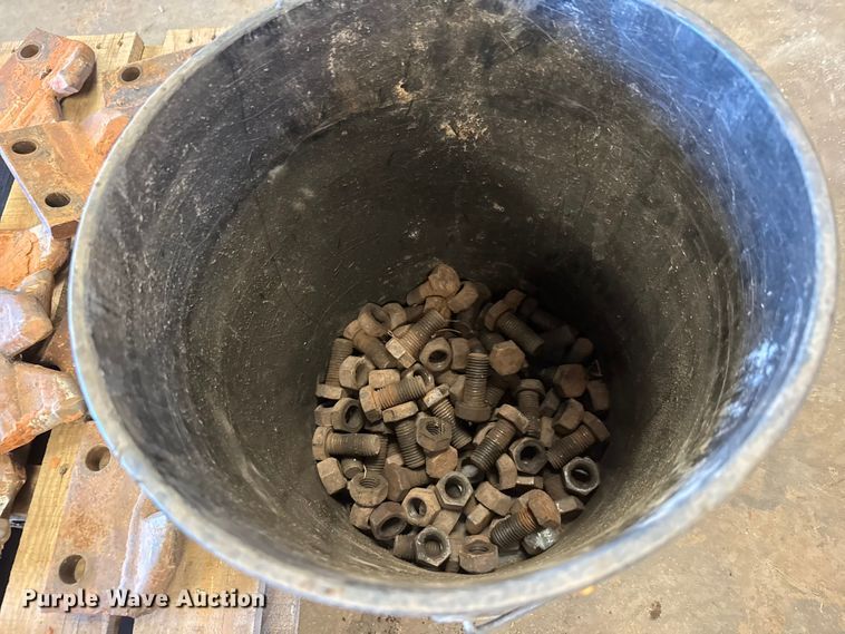 image for item DW6751 1999 Ditch Witch 8020T trencher