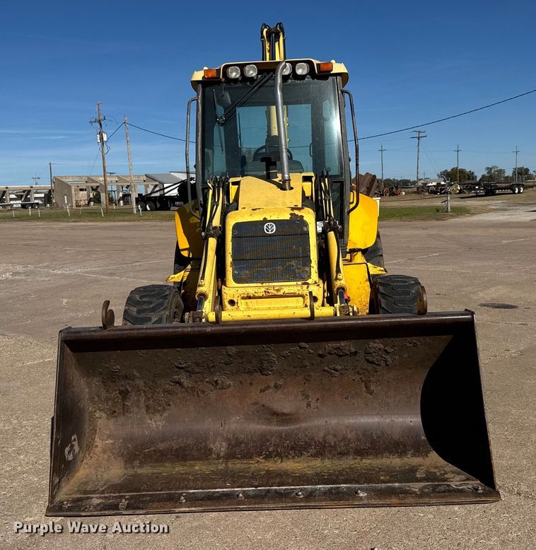 image for item DW6754 2004 New Holland LB90B backhoe