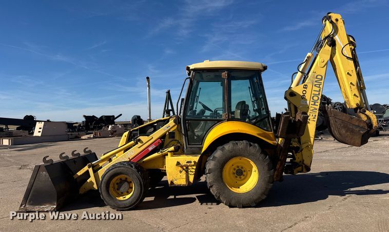 image for item DW6754 2004 New Holland LB90B backhoe