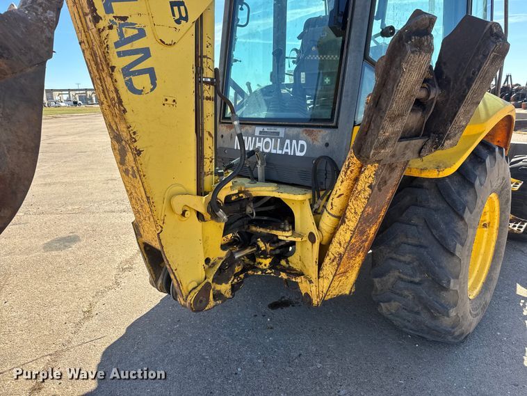 image for item DW6754 2004 New Holland LB90B backhoe