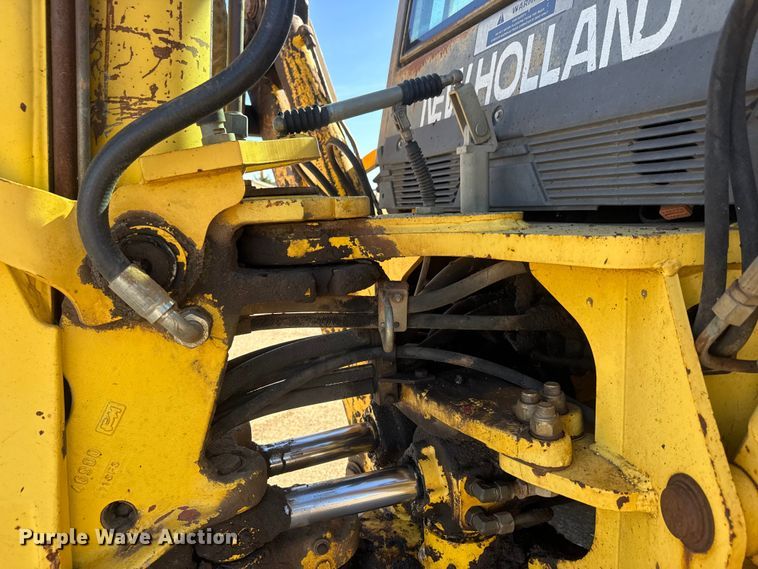 image for item DW6754 2004 New Holland LB90B backhoe