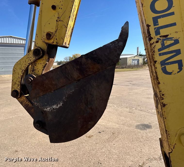 image for item DW6754 2004 New Holland LB90B backhoe