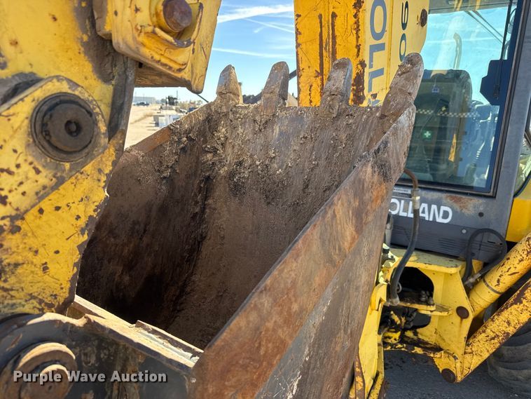 image for item DW6754 2004 New Holland LB90B backhoe