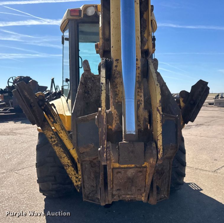image for item DW6754 2004 New Holland LB90B backhoe