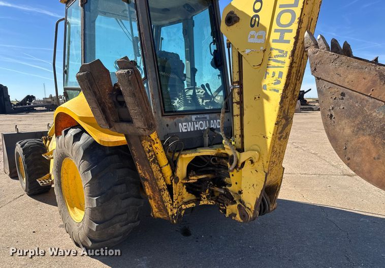 image for item DW6754 2004 New Holland LB90B backhoe