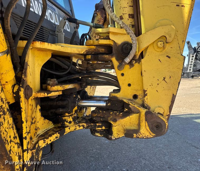 image for item DW6754 2004 New Holland LB90B backhoe