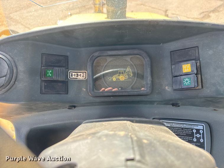image for item DW6754 2004 New Holland LB90B backhoe