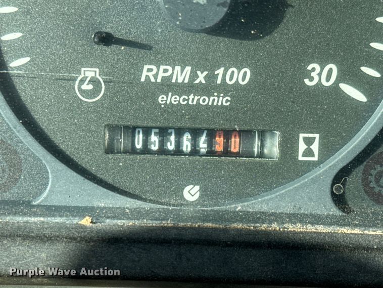 image for item DW6754 2004 New Holland LB90B backhoe