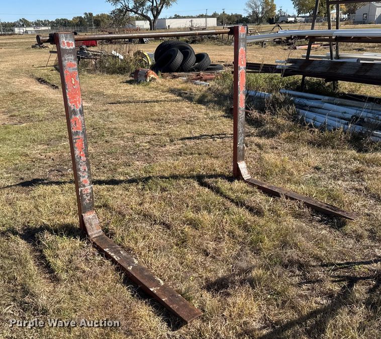 image for item DW6754 2004 New Holland LB90B backhoe