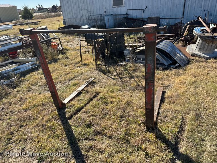 image for item DW6754 2004 New Holland LB90B backhoe