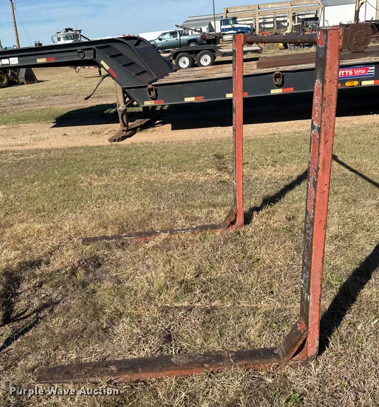 image for item DW6754 2004 New Holland LB90B backhoe