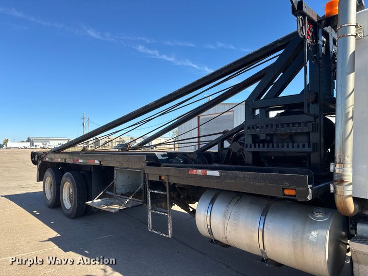 image for item DW6755 2001 Kenworth T800 winch truck