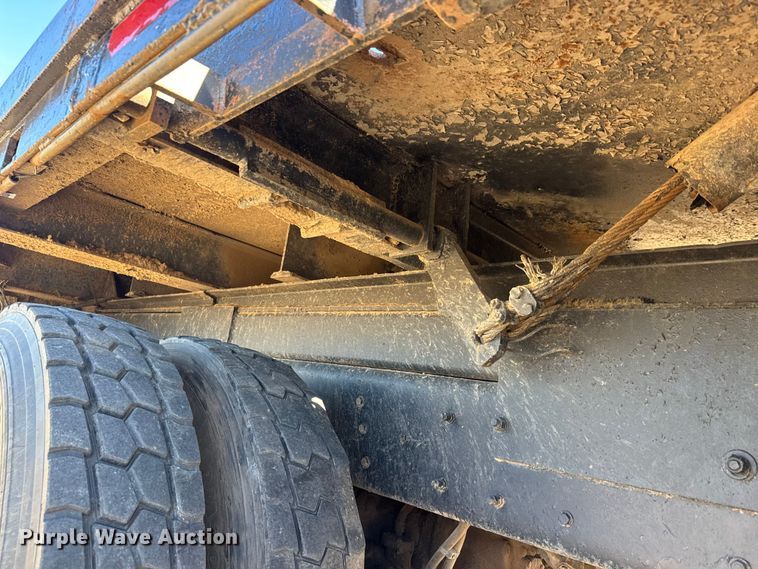 image for item DW6755 2001 Kenworth T800 winch truck