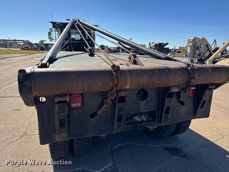 image for item DW6755 2001 Kenworth T800 winch truck