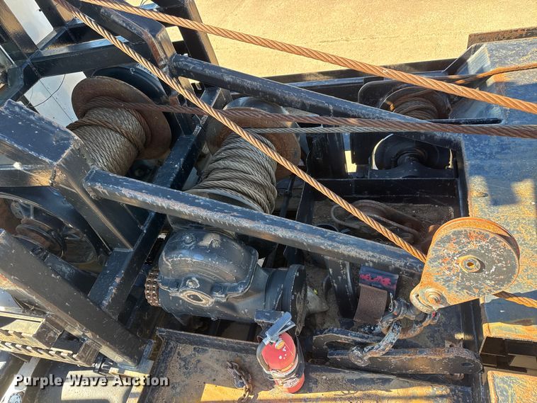 image for item DW6755 2001 Kenworth T800 winch truck