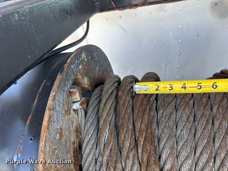 image for item DW6755 2001 Kenworth T800 winch truck