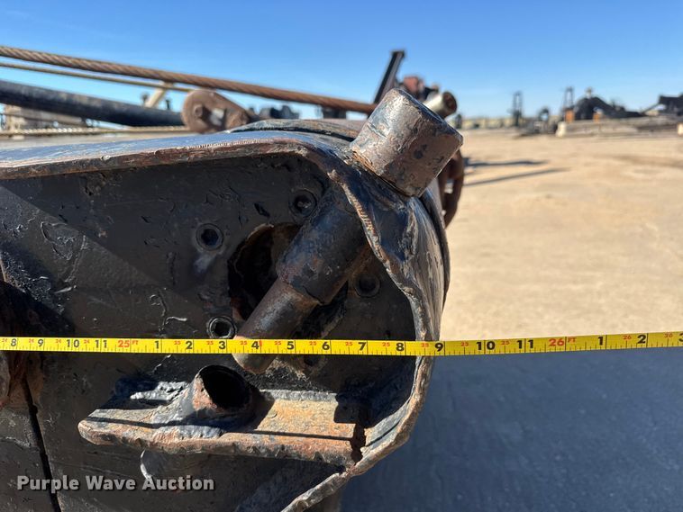 image for item DW6755 2001 Kenworth T800 winch truck