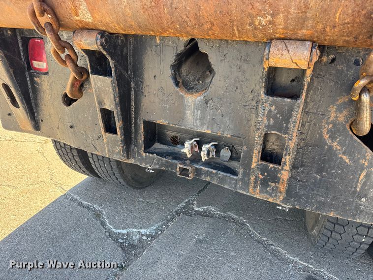 image for item DW6755 2001 Kenworth T800 winch truck