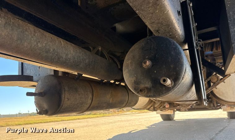 image for item DW6755 2001 Kenworth T800 winch truck