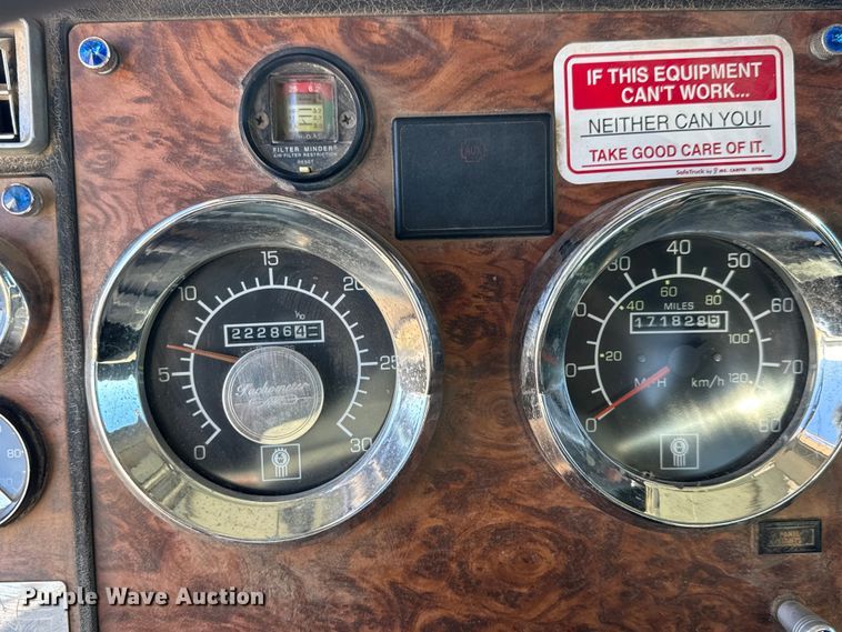 image for item DW6755 2001 Kenworth T800 winch truck