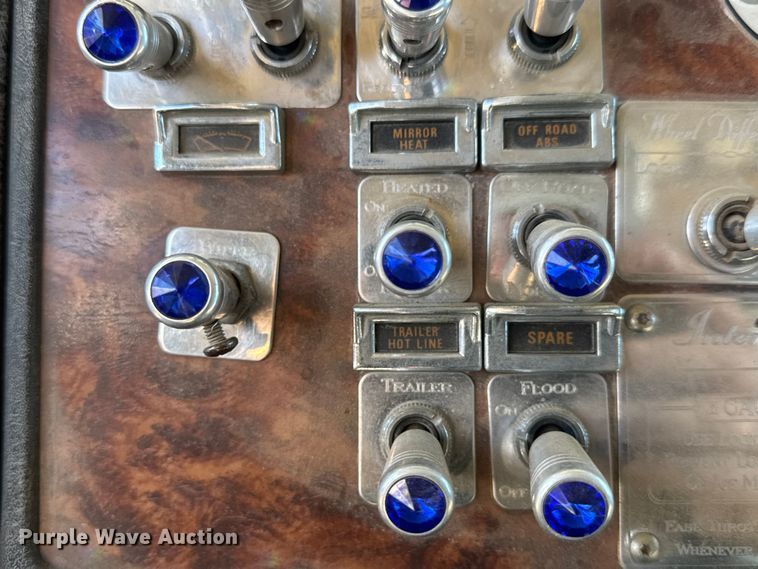 image for item DW6755 2001 Kenworth T800 winch truck