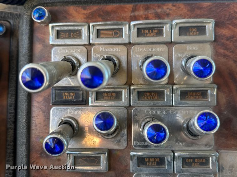 image for item DW6755 2001 Kenworth T800 winch truck