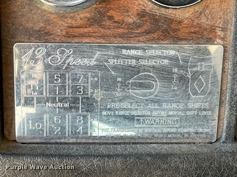 image for item DW6755 2001 Kenworth T800 winch truck