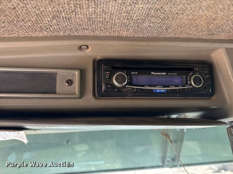 image for item DW6755 2001 Kenworth T800 winch truck