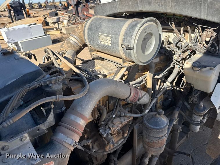 image for item DW6755 2001 Kenworth T800 winch truck