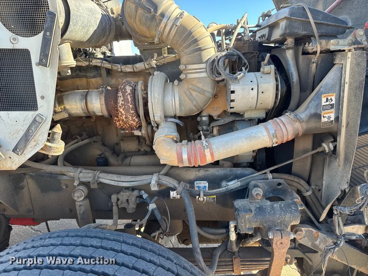 image for item DW6755 2001 Kenworth T800 winch truck