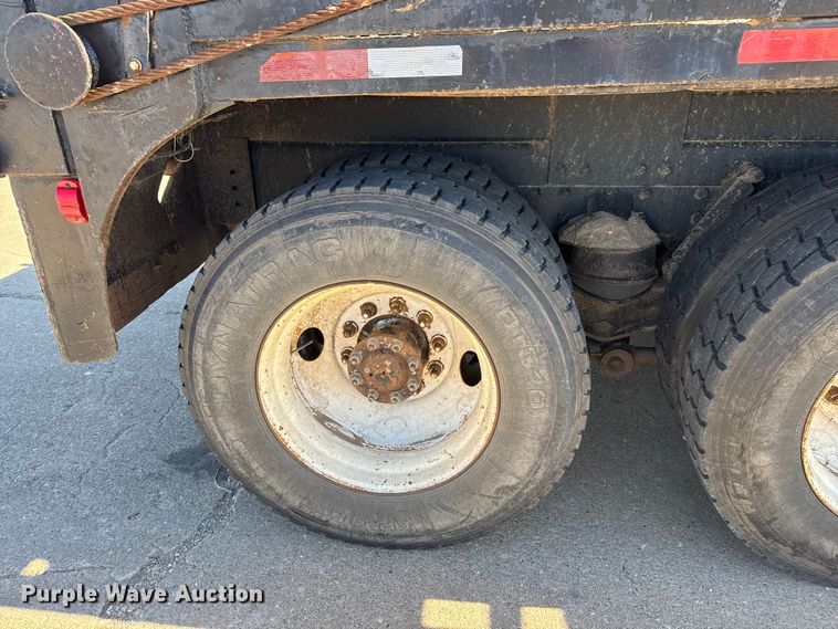 image for item DW6755 2001 Kenworth T800 winch truck