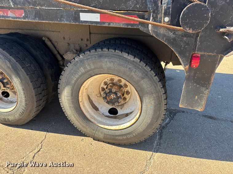 image for item DW6755 2001 Kenworth T800 winch truck