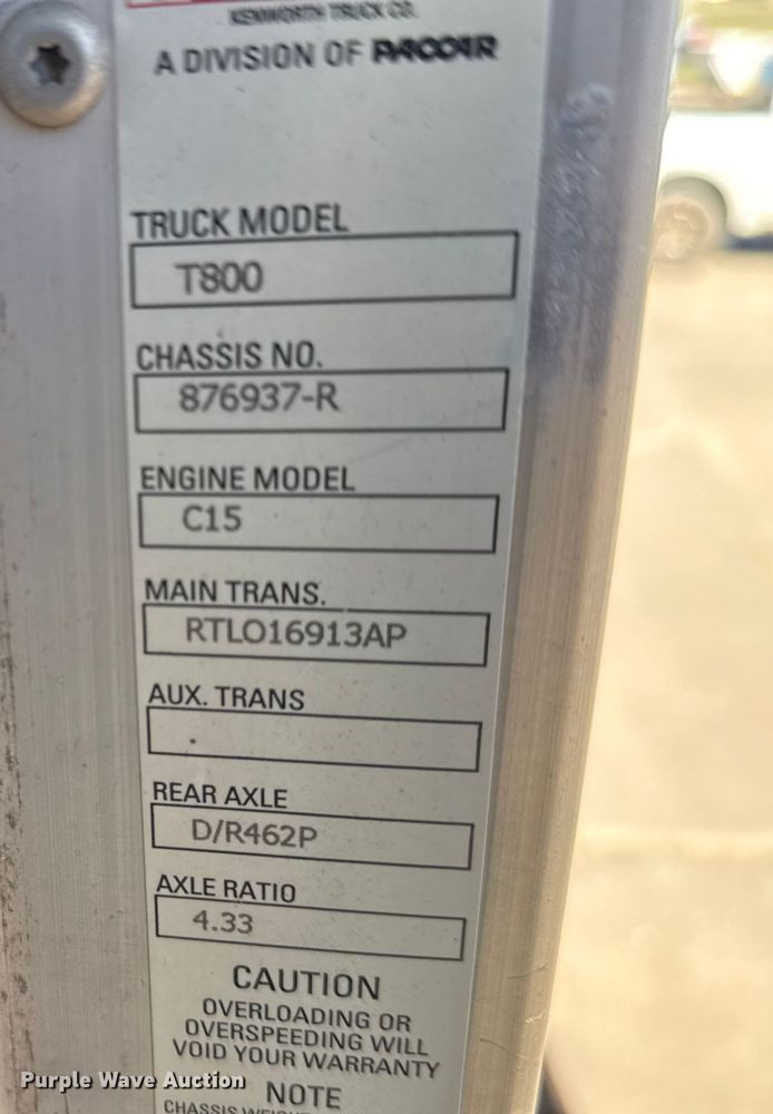 image for item DW6755 2001 Kenworth T800 winch truck