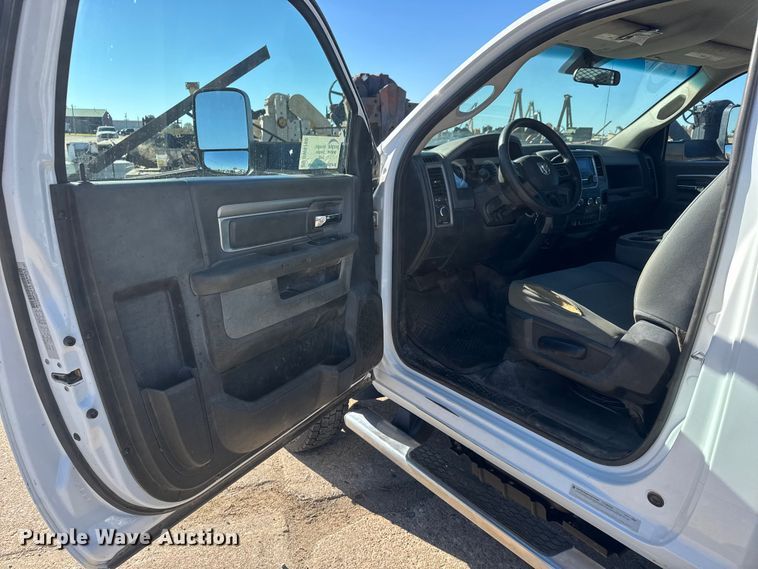 image for item DW6760 2018 RAM 5500HD winch truck