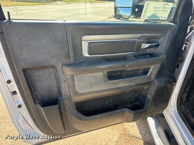 image for item DW6760 2018 RAM 5500HD winch truck