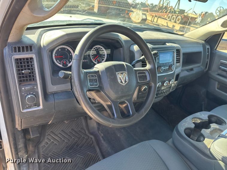 image for item DW6760 2018 RAM 5500HD winch truck