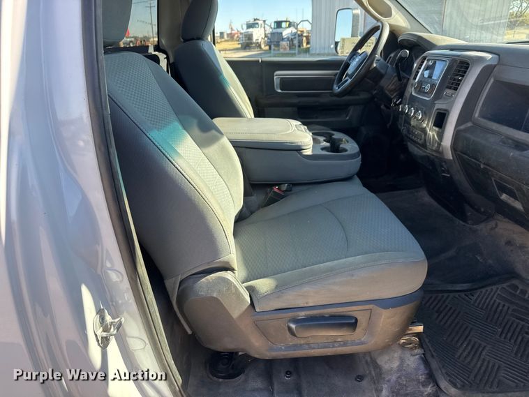 image for item DW6760 2018 RAM 5500HD winch truck