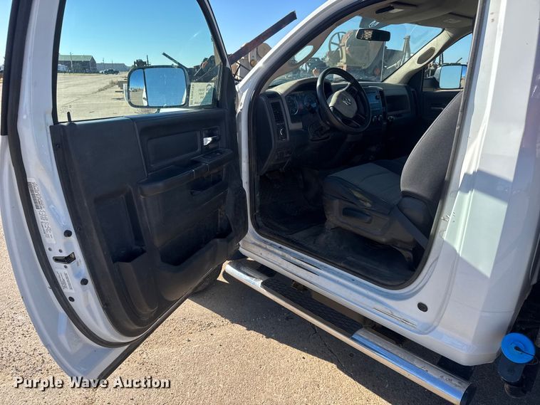 image for item DW6763 2012 Dodge Ram 5500HD winch truck