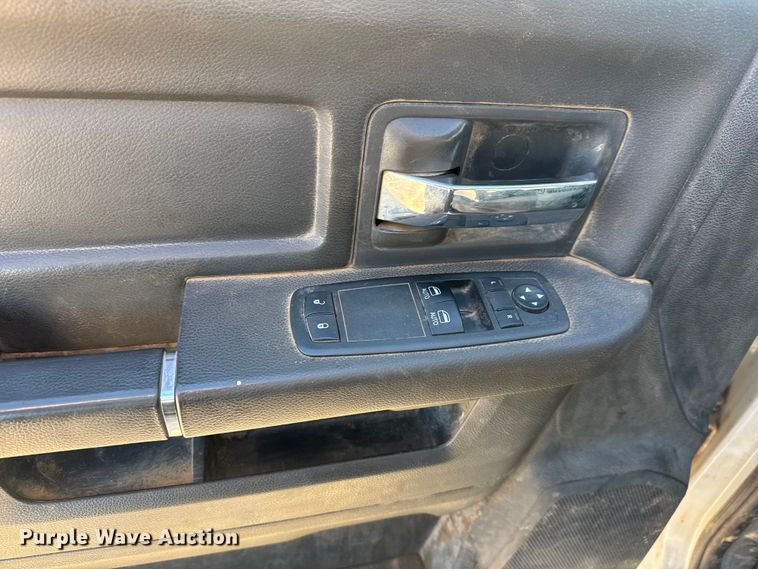 image for item DW6763 2012 Dodge Ram 5500HD winch truck